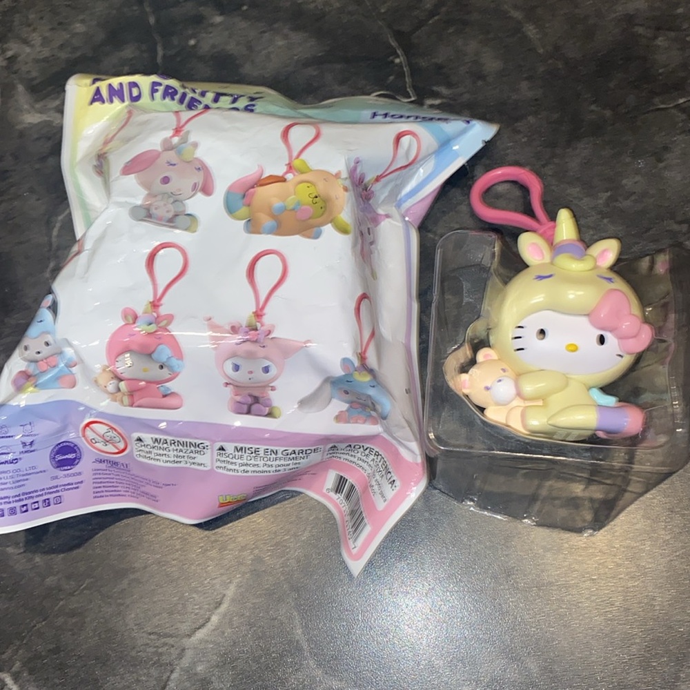 Hello Kitty And Friends Unicorn 🦄 Hangers - Picture 3 of 5